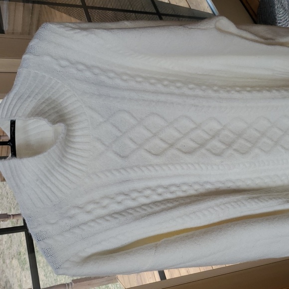 Gap Cozy Winter White Cable Knit Long Slv Mock Neck Sz. L Sweater - Picture 3 of 9